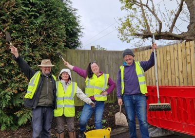 co-op planting volunteers